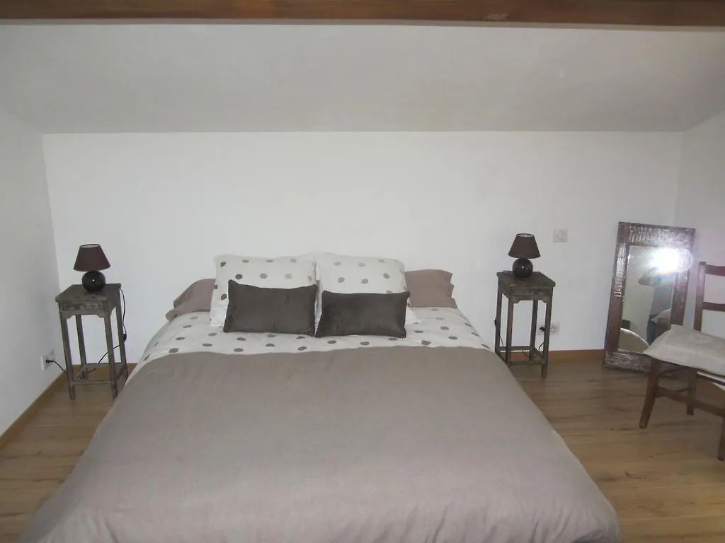 Les Cimes Bed and Breakfast Saint-Pierre-de-Rivière 0*,  Frankrijk